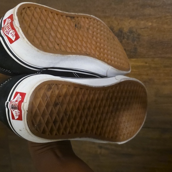 Vans Old Skool Black and White Sneakers Size 10 - Picture 2 of 4